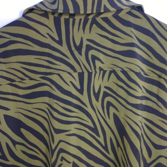 Susan Graver Green/Black Zebra Print Button Up Blouse Shirt Peachskin Stretch LG - Picture 4 of 9